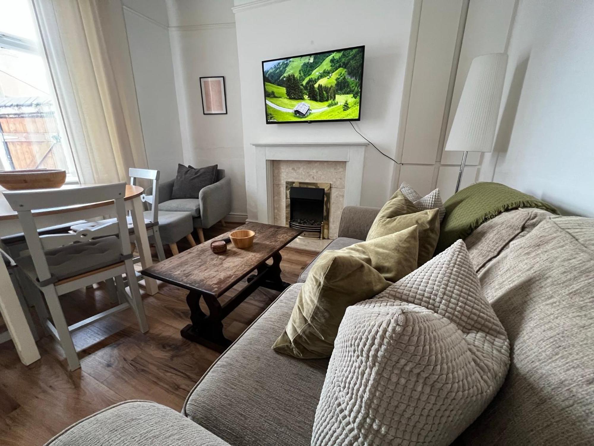 2025 Award Winner Liverpool Ivy House - 4 Bedrooms Ngoại thất bức ảnh